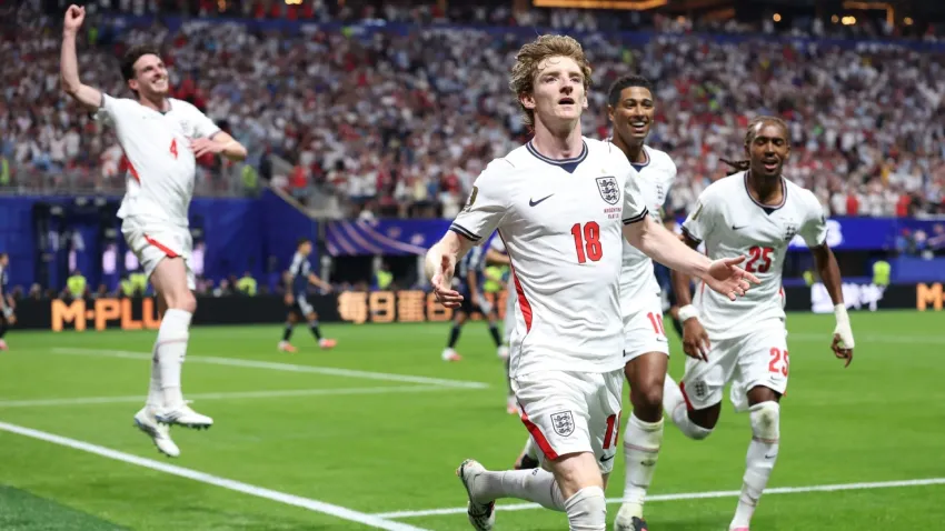 Gordon scores the opener for England against Argentina in the World Cup 2026 semi-final, as taken from [NBC/Telemundo](https://www.nbcmiami.com/world-cup/argentina-england-score-messi/3834421/)